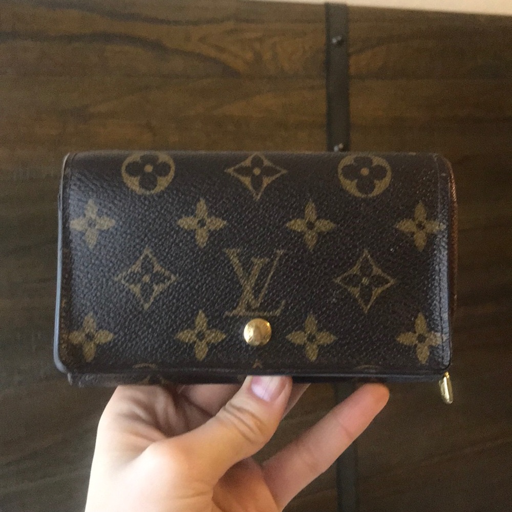 LV Louis Vuitton Paris wallet